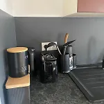 A 6 J 22 Michelangelo Netflix Fussgaengerzone *