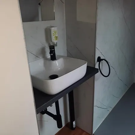 Apartman A 6 J 22 Michelangelo Netflix Fussgaengerzone