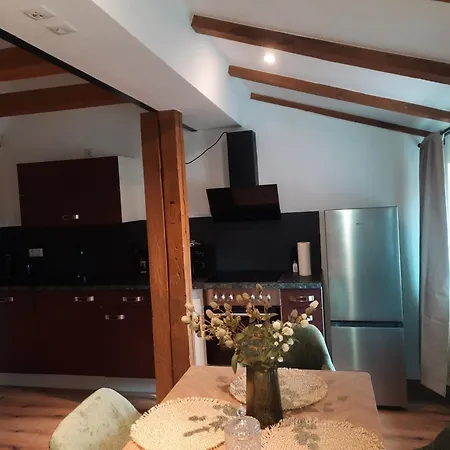 Apartment A 6 J 22 Michelangelo Netflix Fußgängerzone *