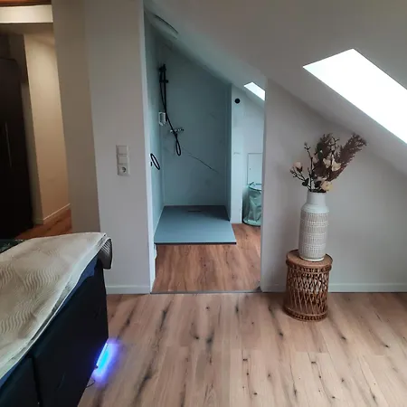 A 6 J 22 Michelangelo Netflix Fussgaengerzone Apartman Eisenach