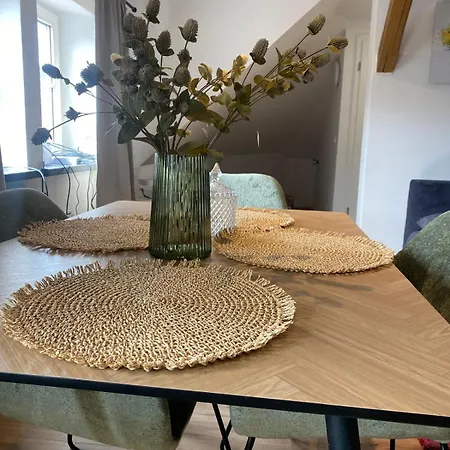 A 6 J 22 Michelangelo Netflix Fussgaengerzone Apartman Eisenach