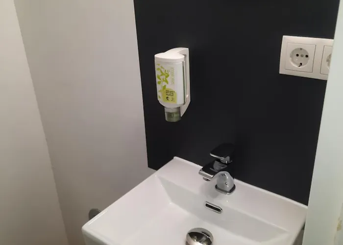 A 6 J 22 Michelangelo Netflix Fußgängerzone Apartment *