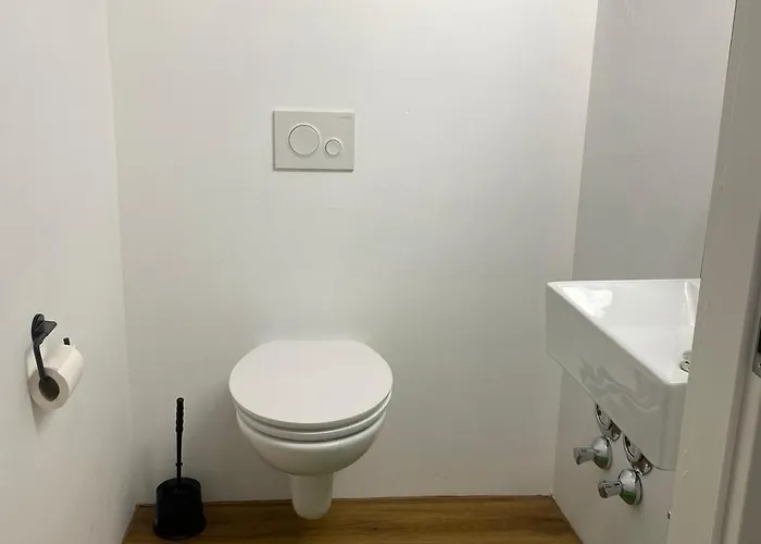 Apartment A 6 J 22 Michelangelo Netflix Fußgängerzone *