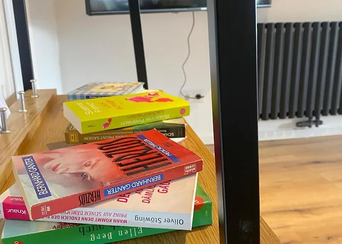 A 6 J 22 Michelangelo Netflix Fußgängerzone Apartment