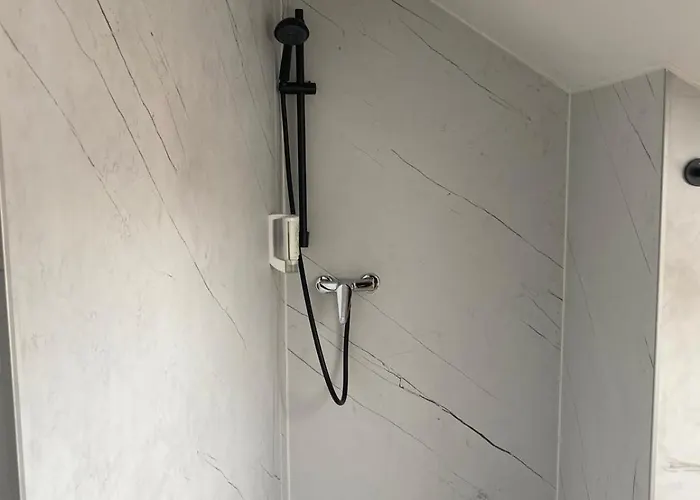 A 6 J 22 Michelangelo Netflix Fußgängerzone Apartment *